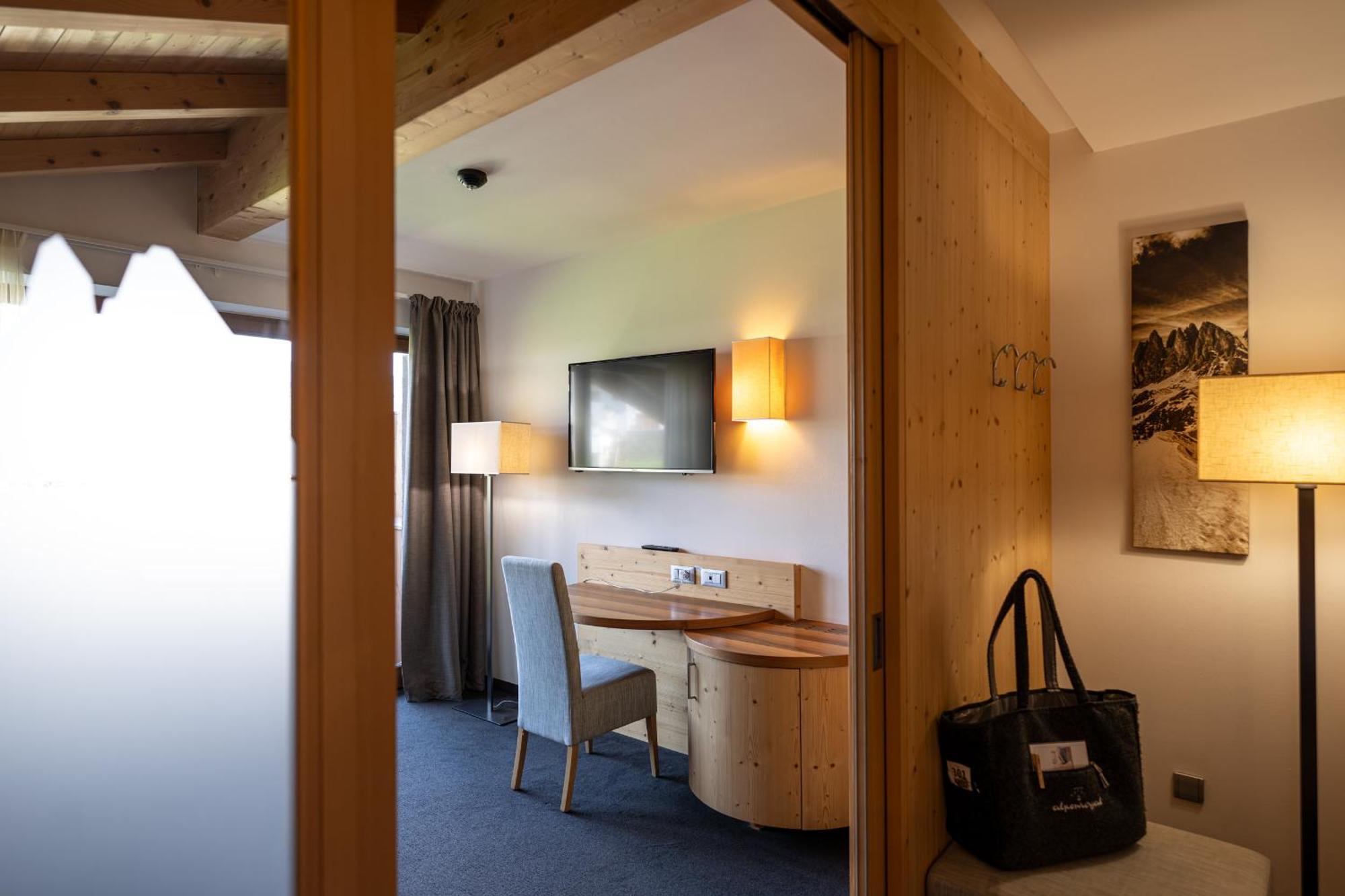 Hotel Alpenroyal Castelrotto Ngoại thất bức ảnh